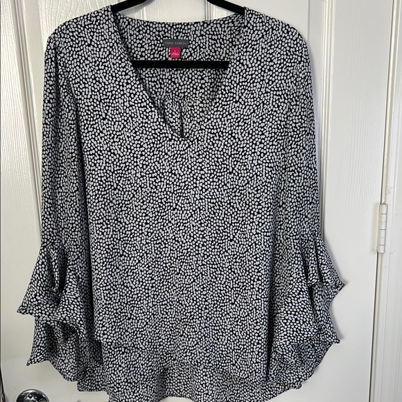 Vince Camuto Black and White Blouse - Picture 1 of 7